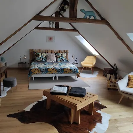 Aux Trois Palmiers Bed & Breakfast